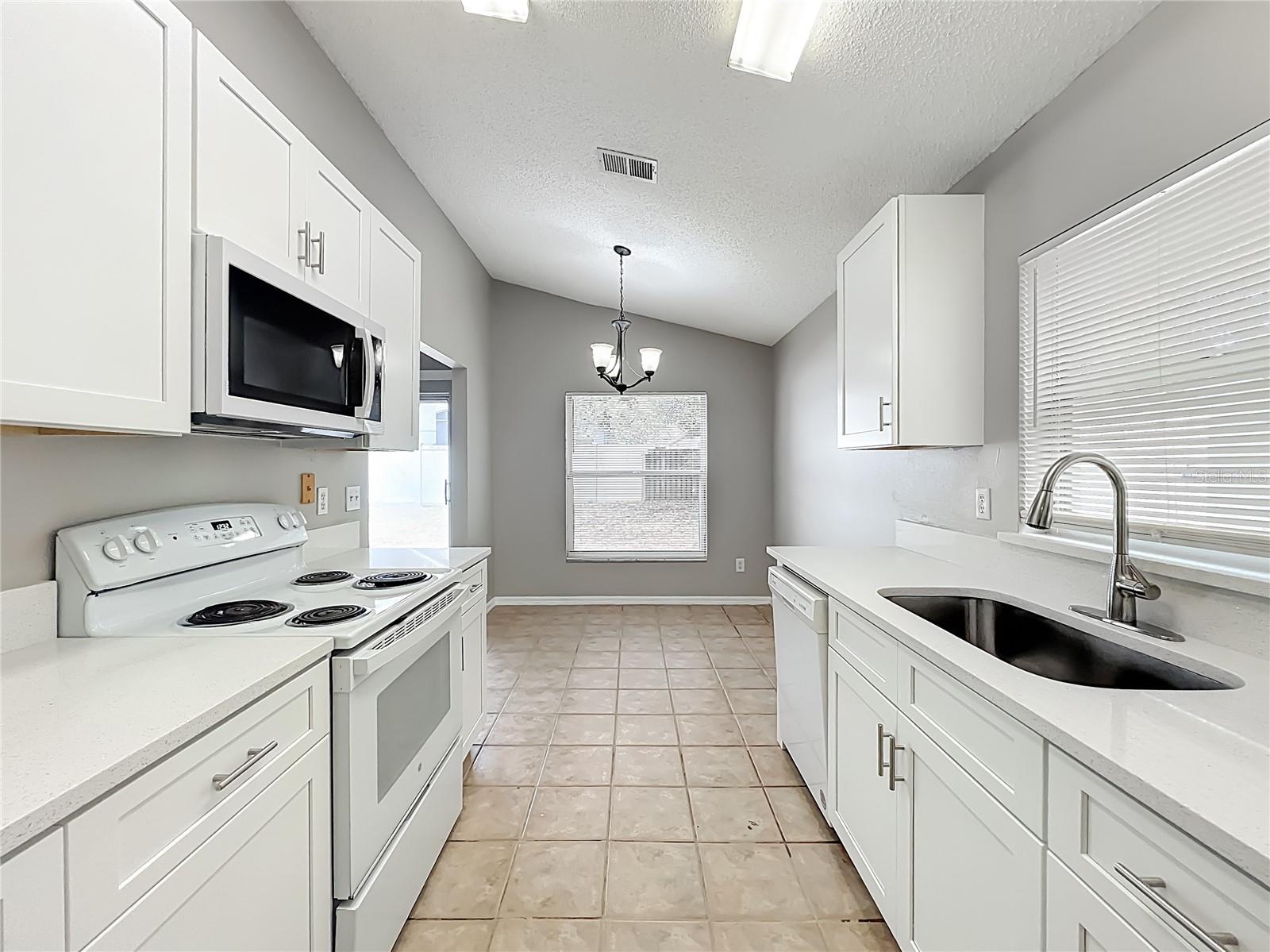 Image 18 of 54 For 5626 Elizabeth Rose Square