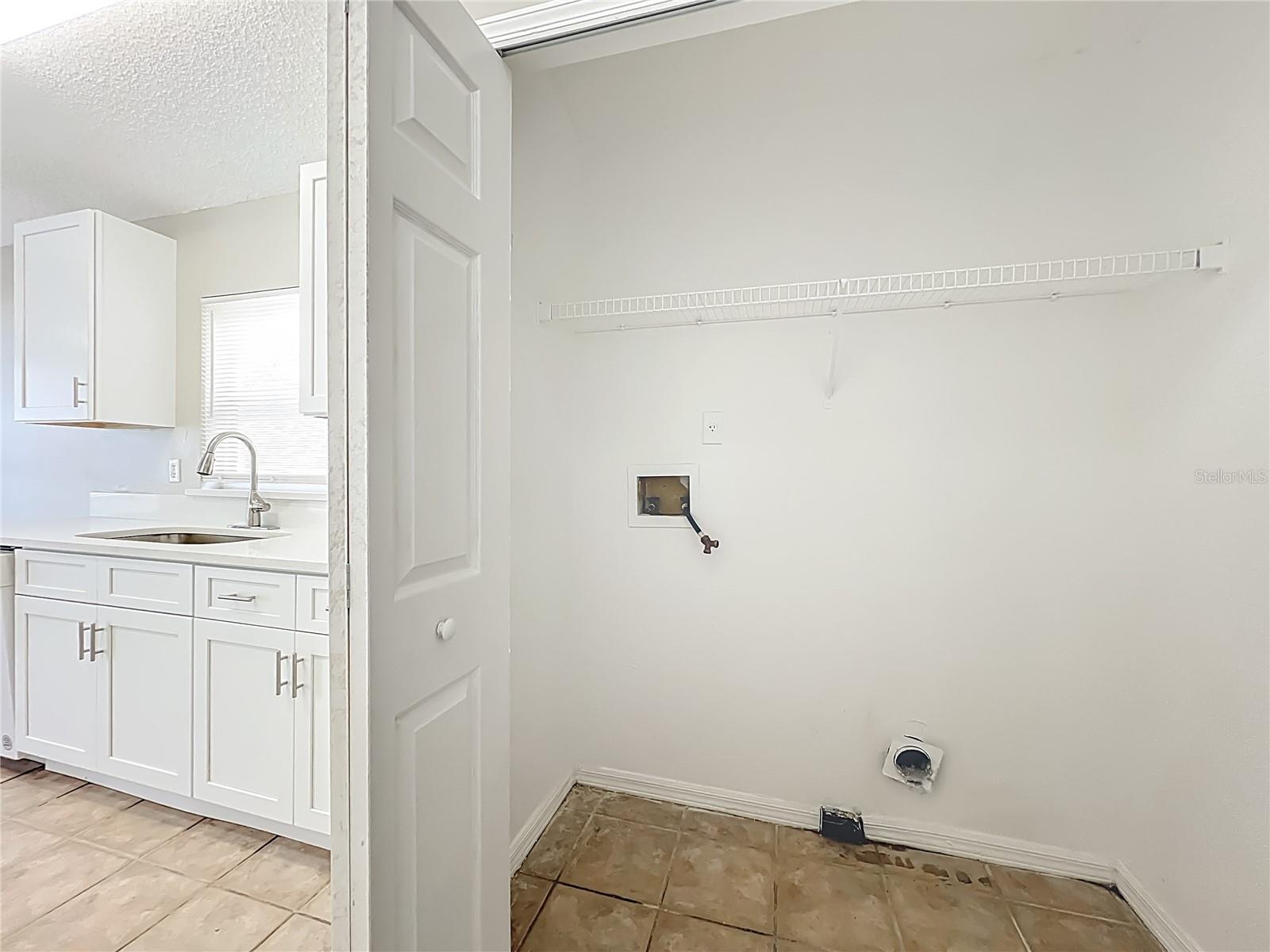 Image 35 of 54 For 5626 Elizabeth Rose Square