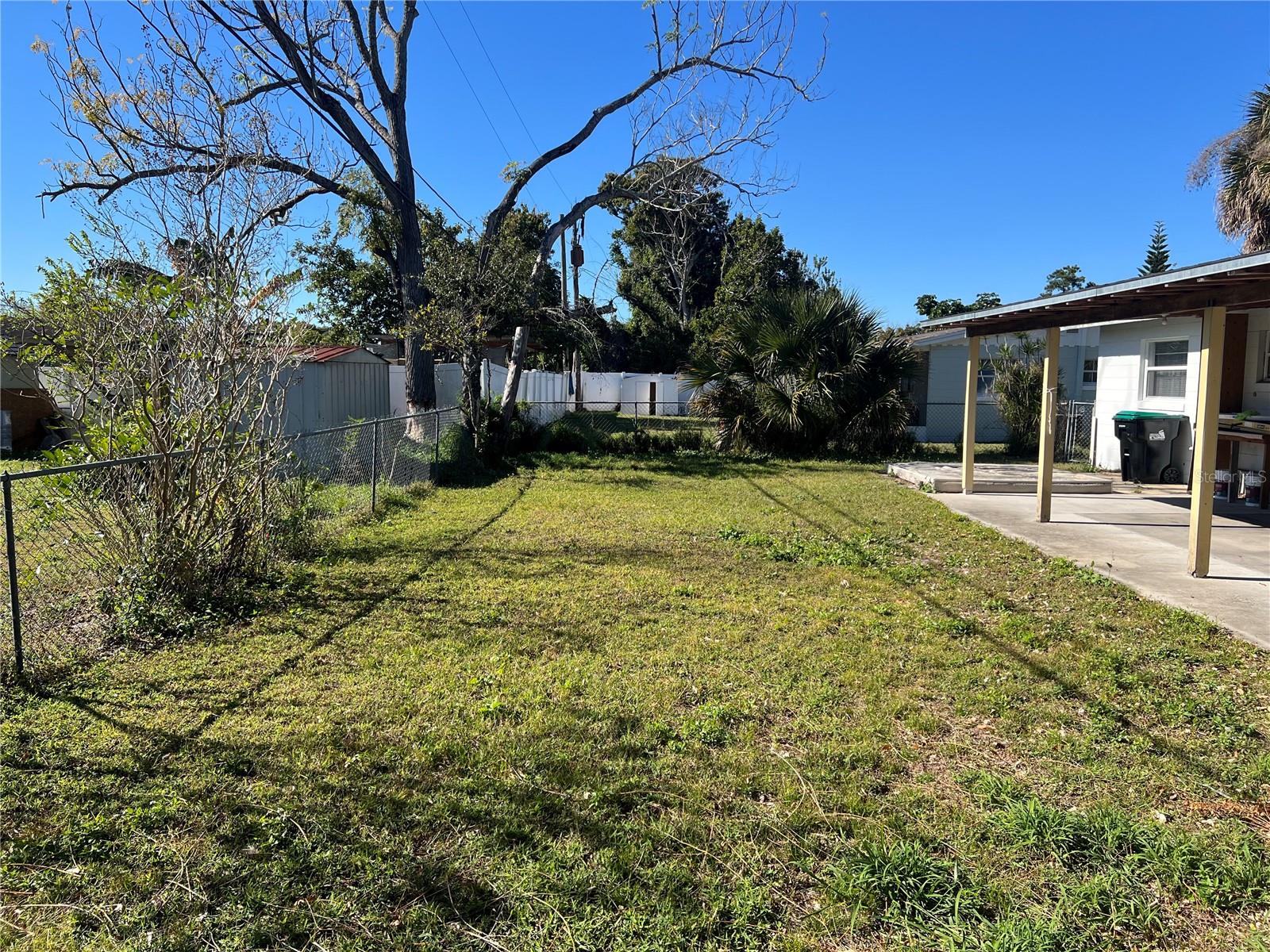 Image 2 of 9 For 1112 Dickens Avenue