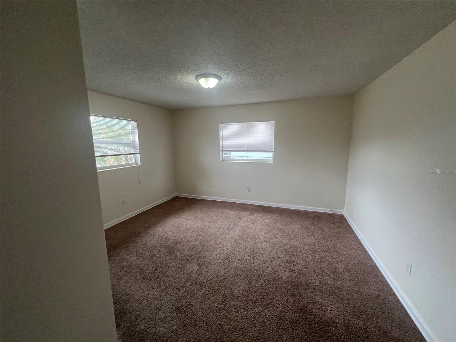 Image 8 of 9 For 1112 Dickens Avenue