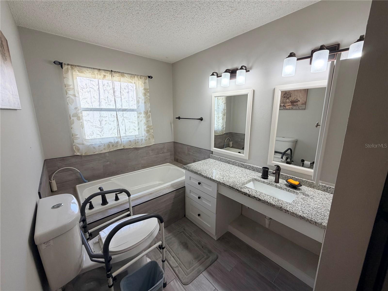 Image 17 of 31 For 8445 National Drive