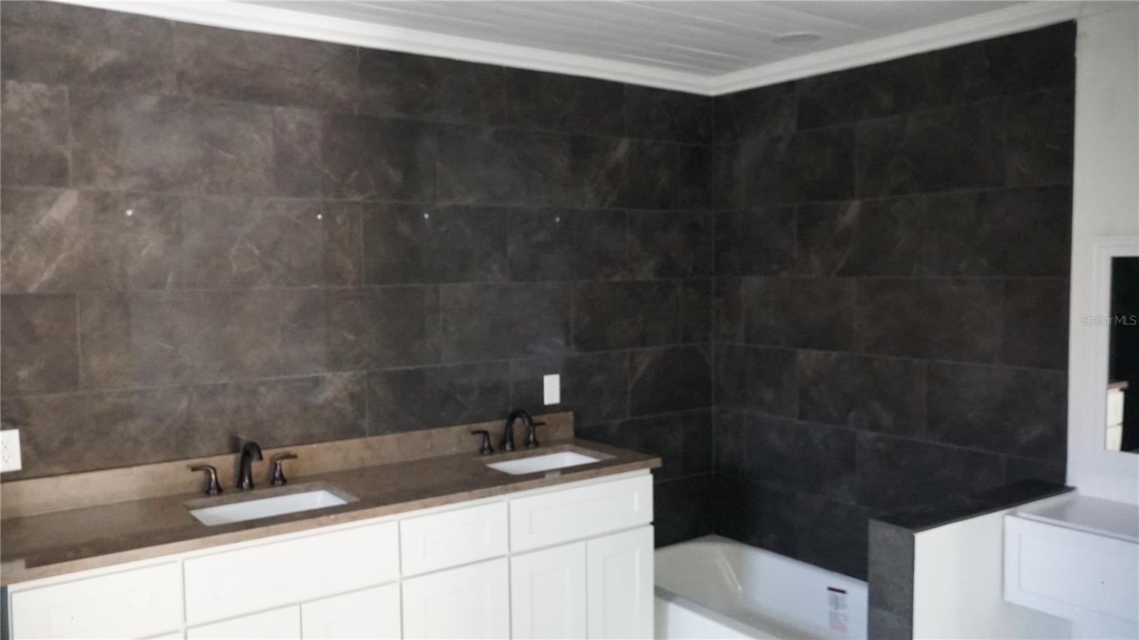 Image 10 of 21 For 23268 Avacado Avenue