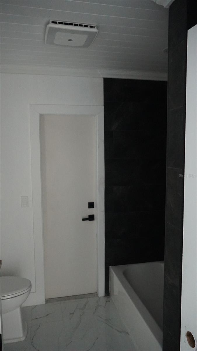 Image 13 of 21 For 23268 Avacado Avenue