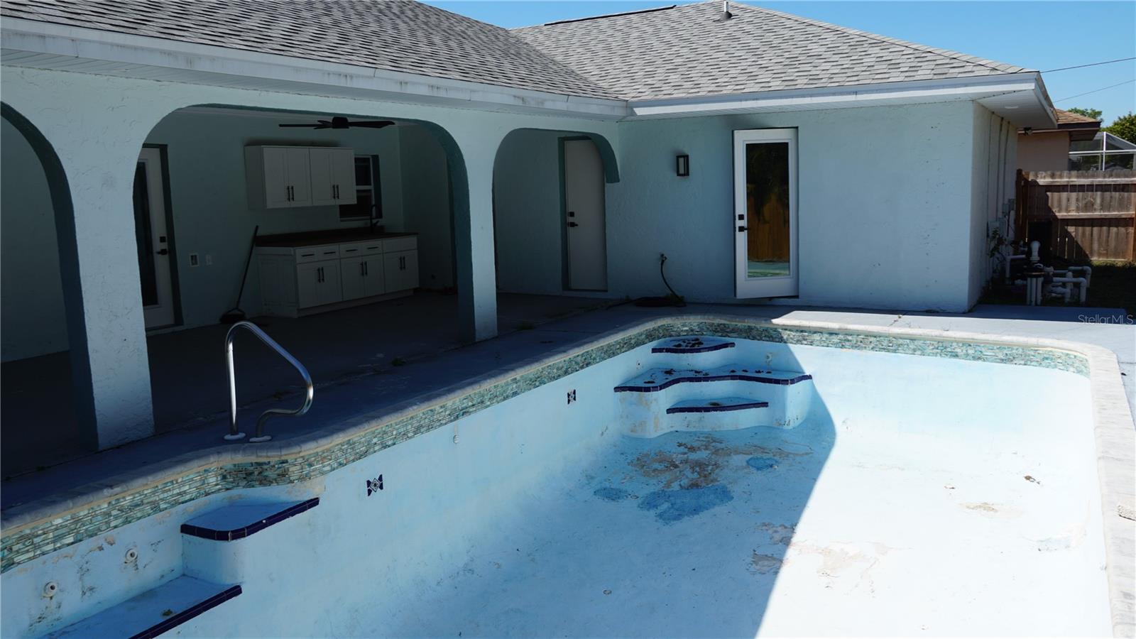 Image 20 of 21 For 23268 Avacado Avenue