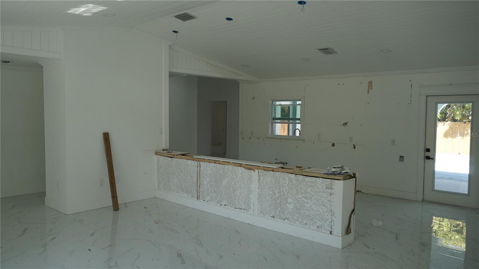 Image 4 of 21 For 23268 Avacado Avenue