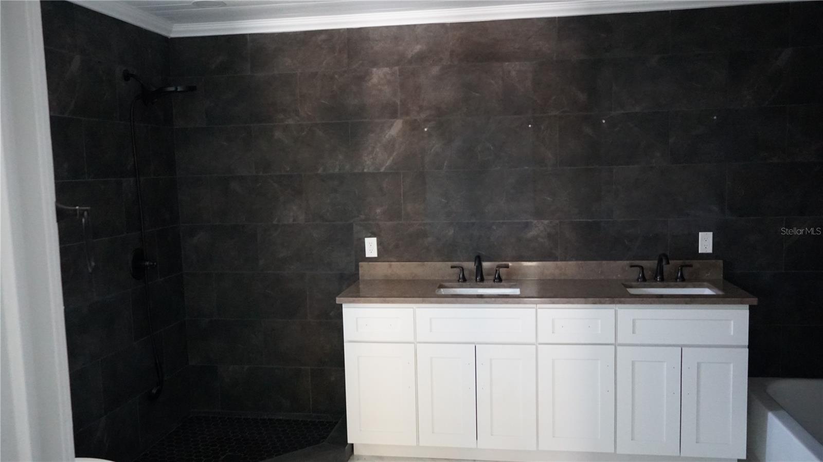 Image 9 of 21 For 23268 Avacado Avenue