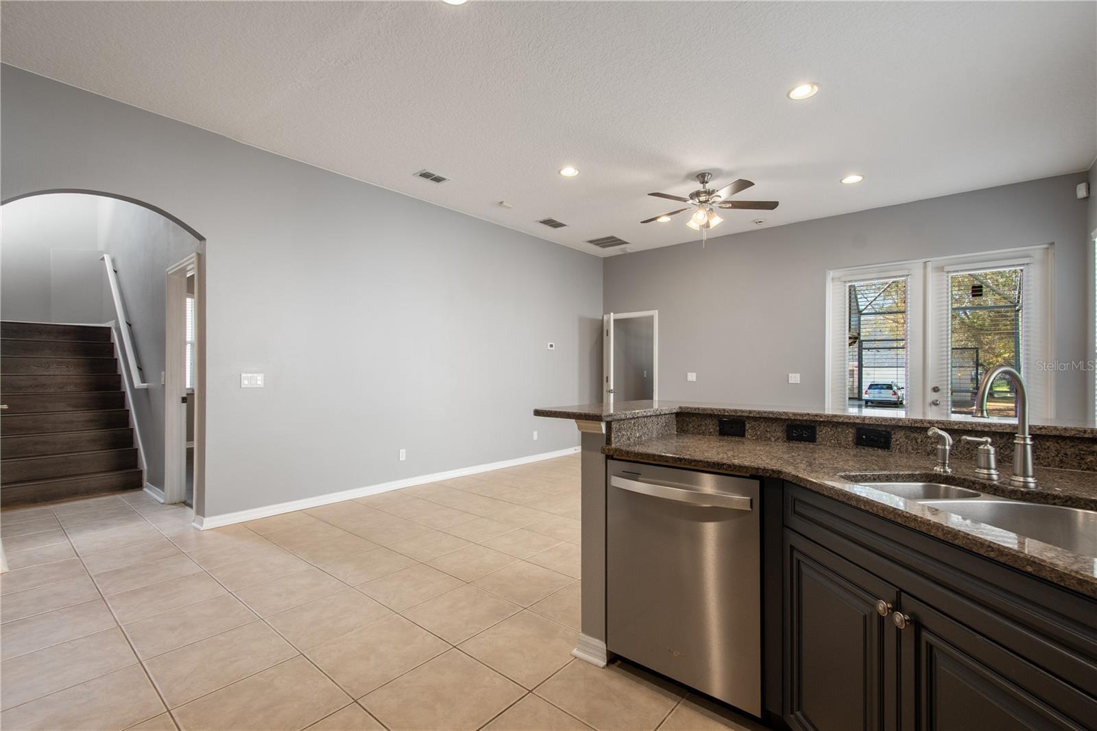 Image 18 of 52 For 13118 Sunkiss Loop