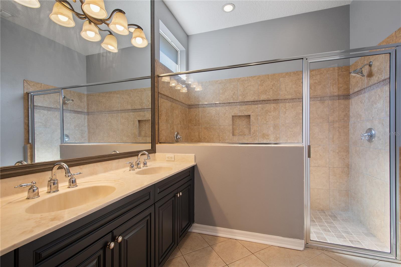 Image 29 of 52 For 13118 Sunkiss Loop