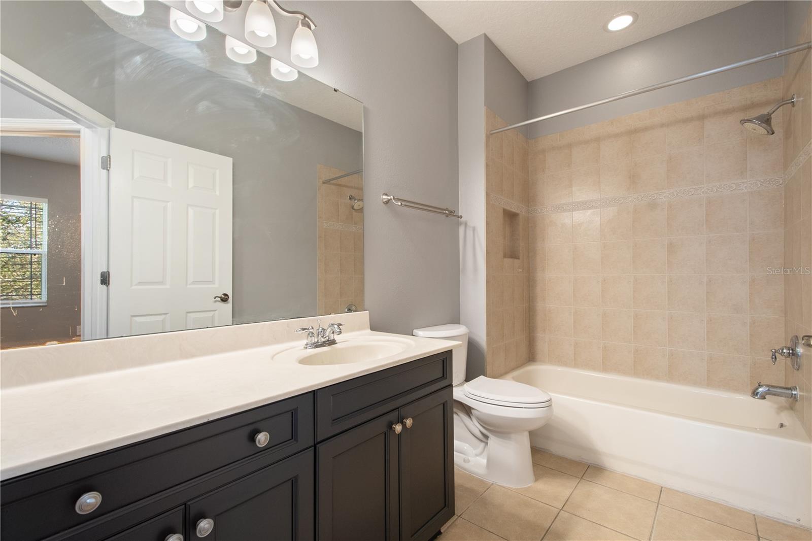 Image 36 of 52 For 13118 Sunkiss Loop