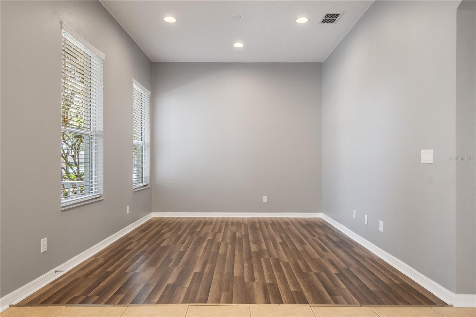 Image 38 of 52 For 13118 Sunkiss Loop