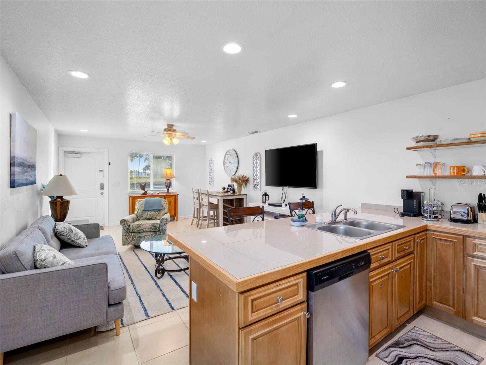 Image 18 of 36 For 222 Rosa L Jones