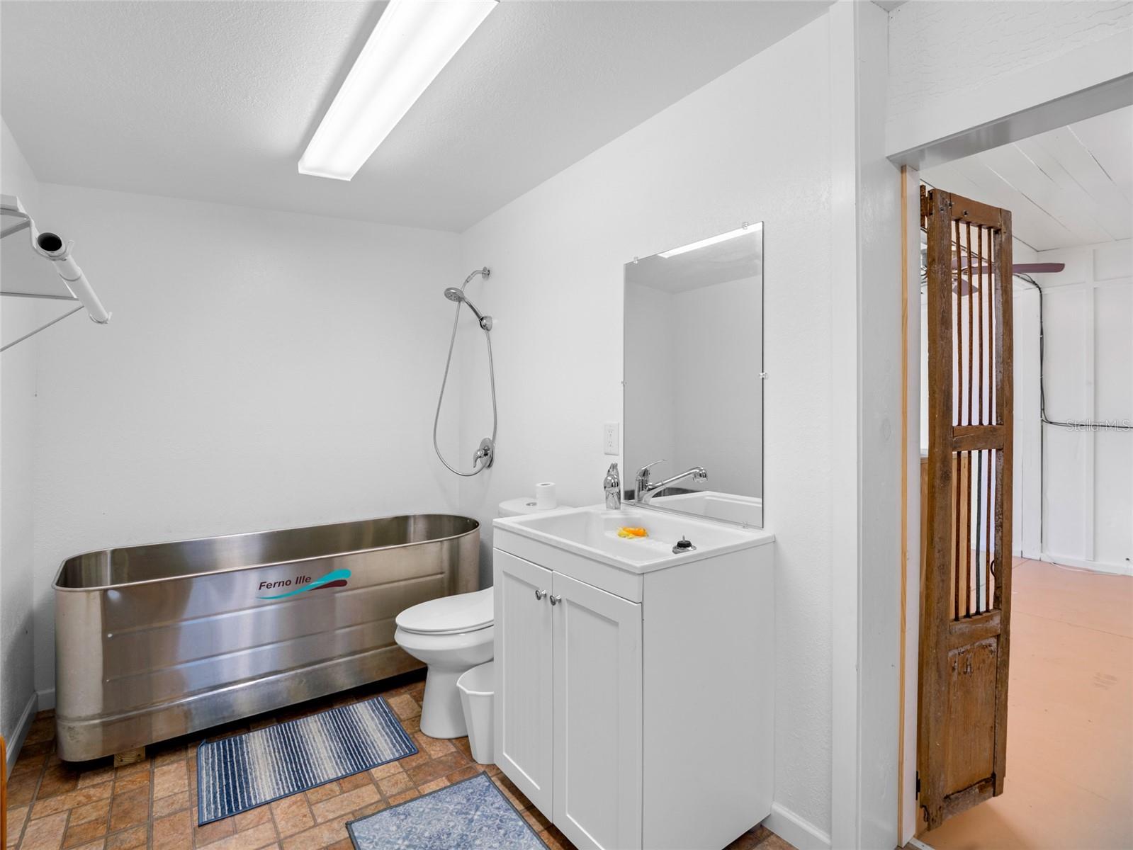 Image 26 of 36 For 222 Rosa L Jones