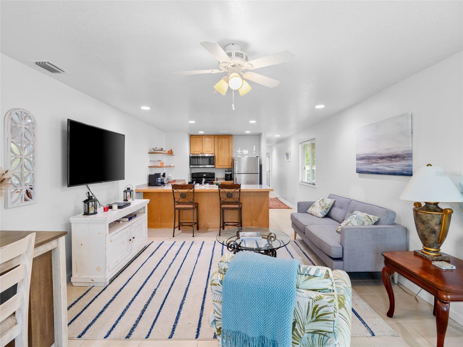 Image 3 of 36 For 222 Rosa L Jones