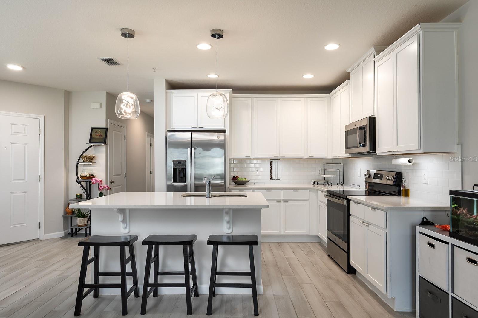 Image 6 of 22 For 170 Cape Honeysuckle Place