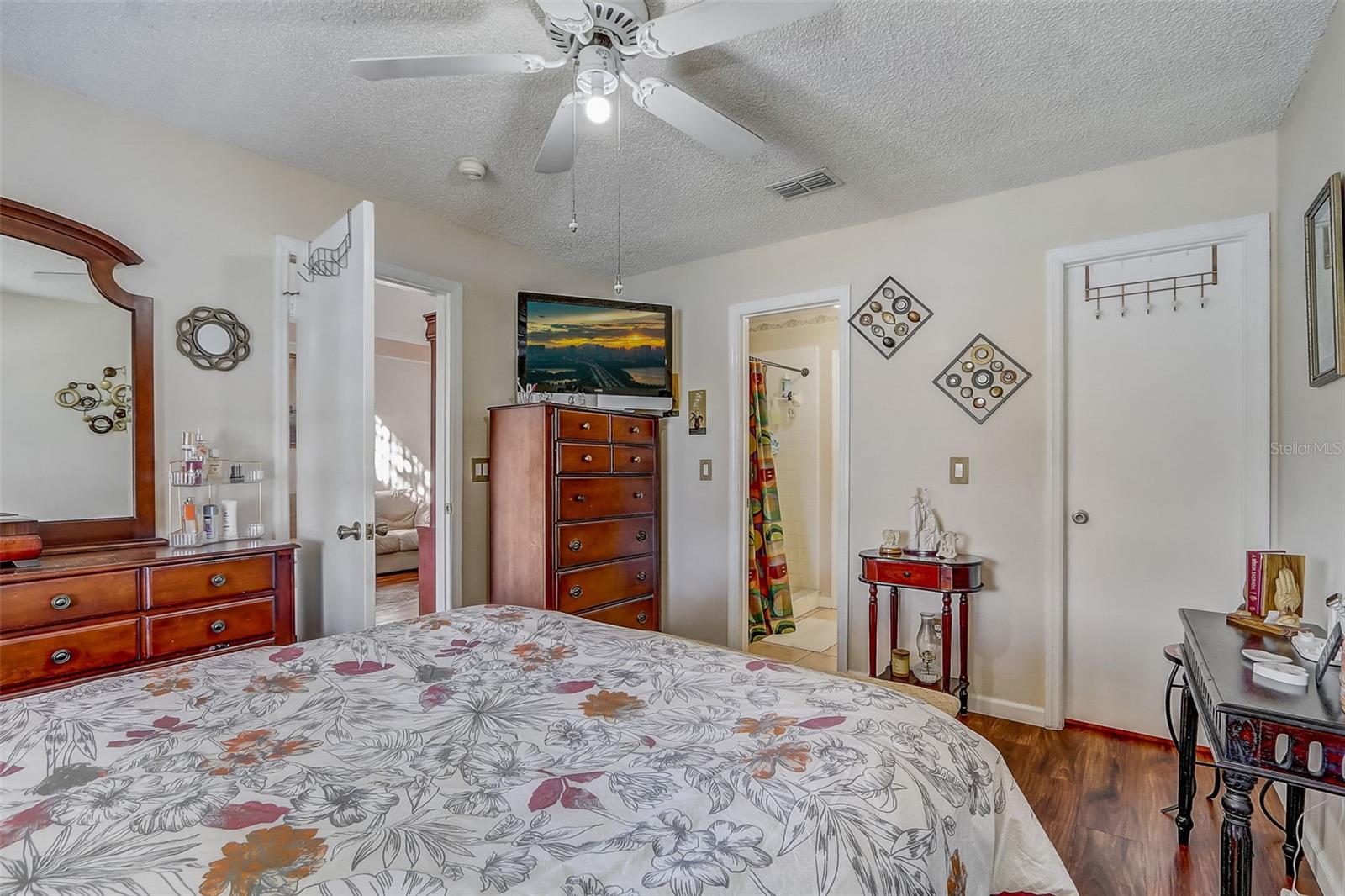 Image 20 of 46 For 14682 Laguna Beach Circle