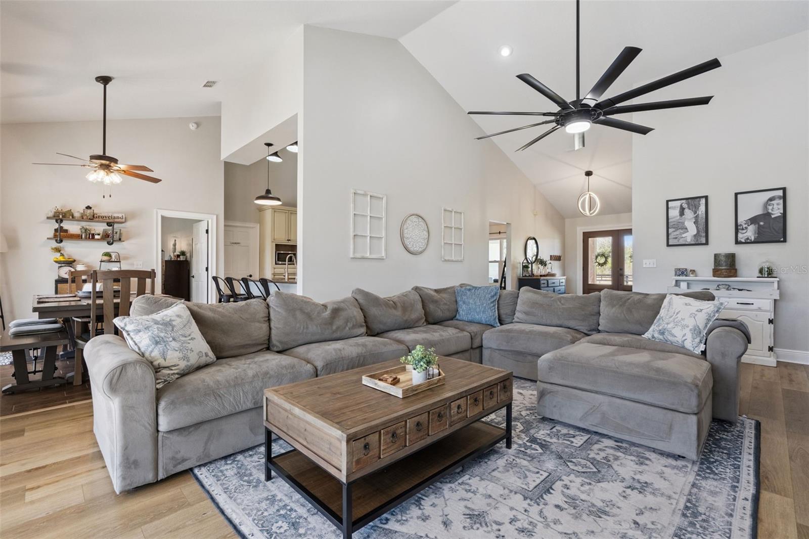 Image 13 of 59 For 7100 Redwing Road