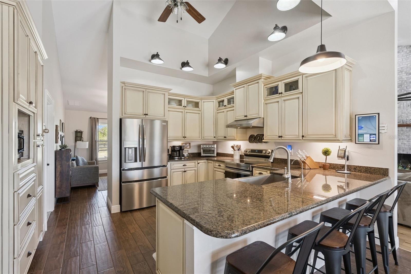 Image 16 of 59 For 7100 Redwing Road