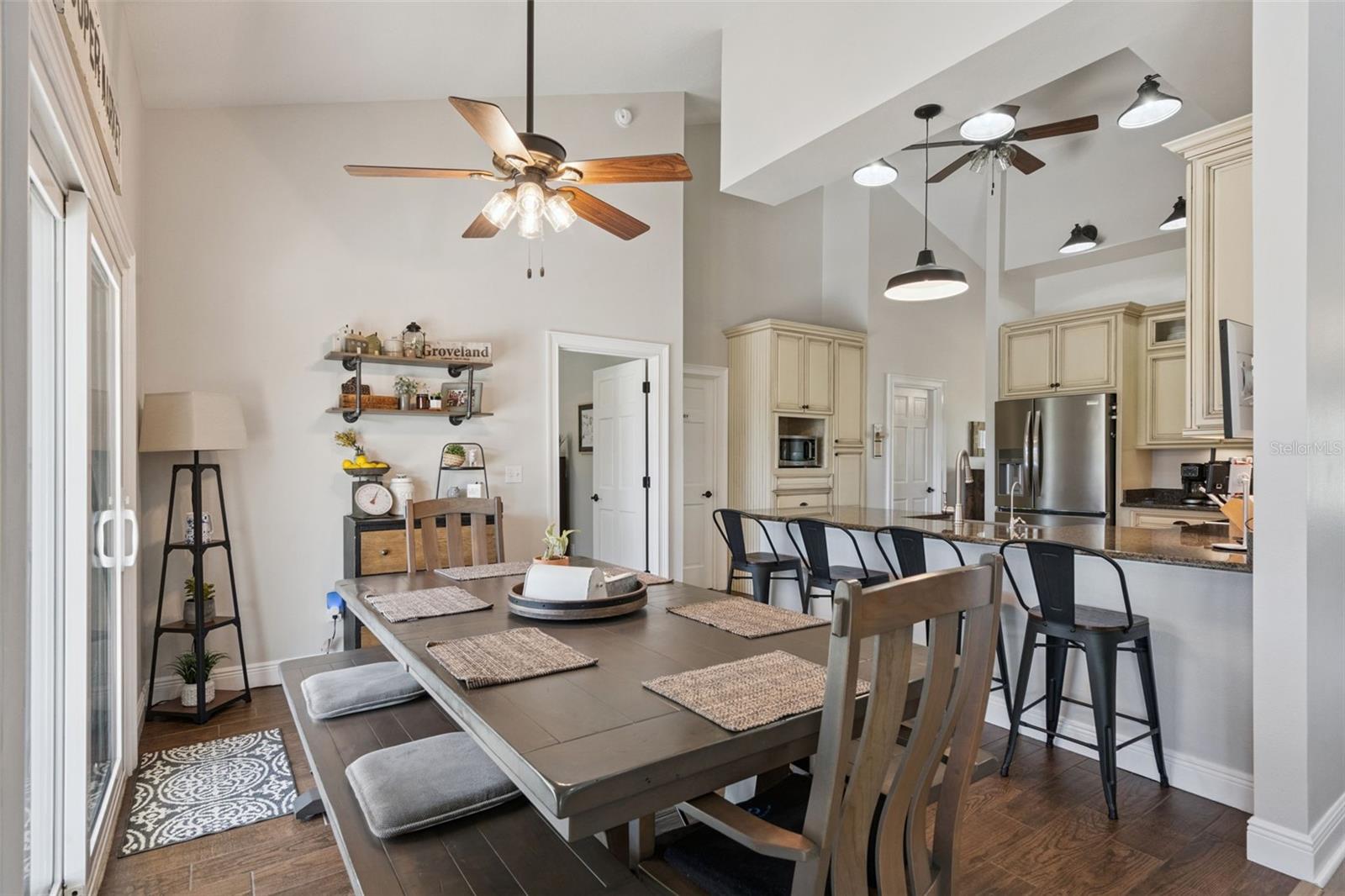 Image 17 of 59 For 7100 Redwing Road