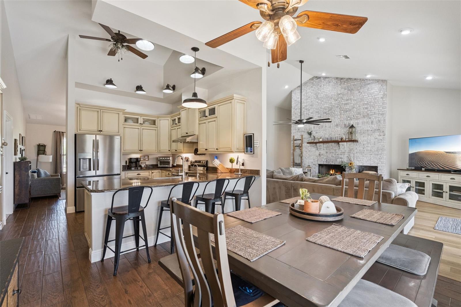 Image 18 of 59 For 7100 Redwing Road