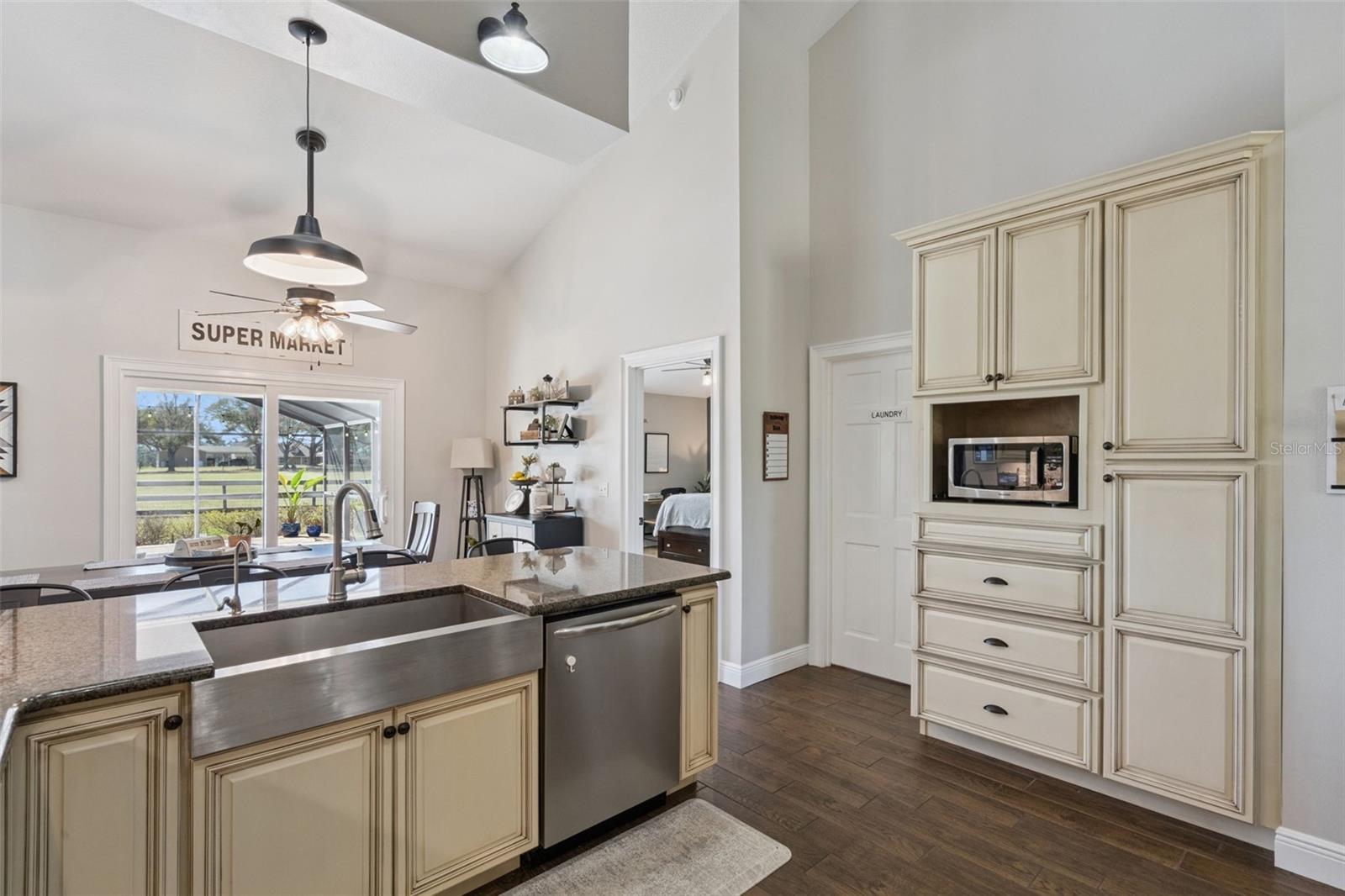 Image 20 of 59 For 7100 Redwing Road