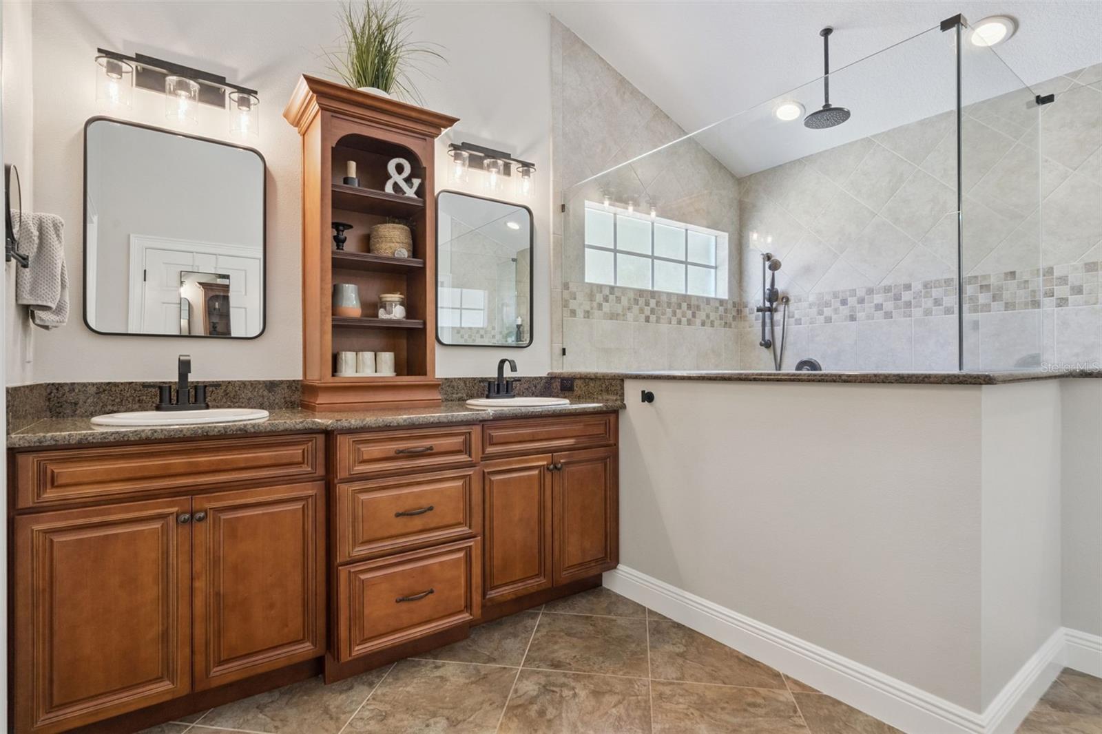 Image 24 of 59 For 7100 Redwing Road