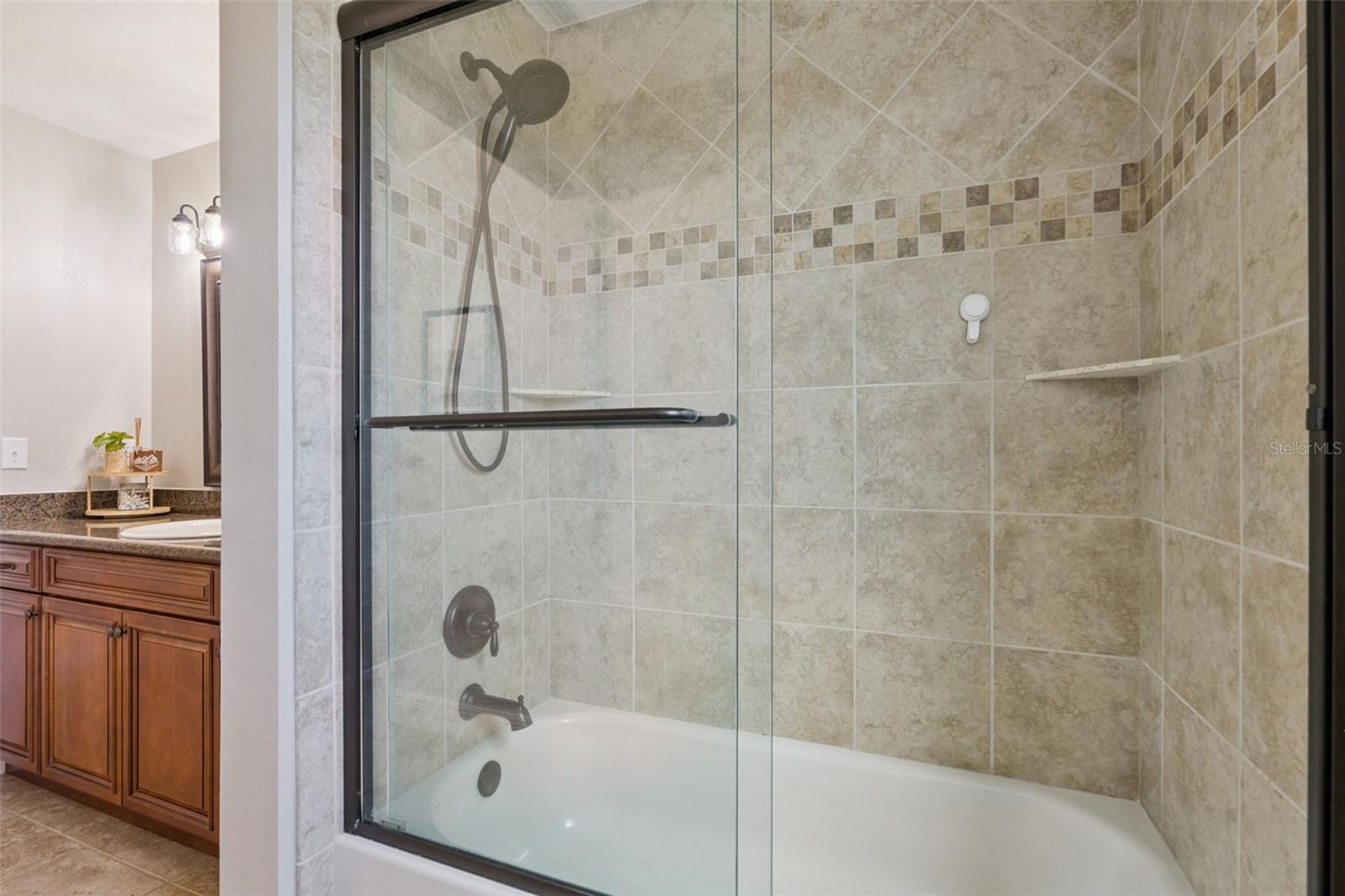 Image 35 of 59 For 7100 Redwing Road