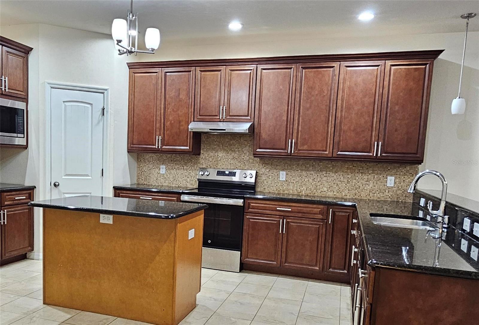 Image 13 of 44 For 7873 80th Drive