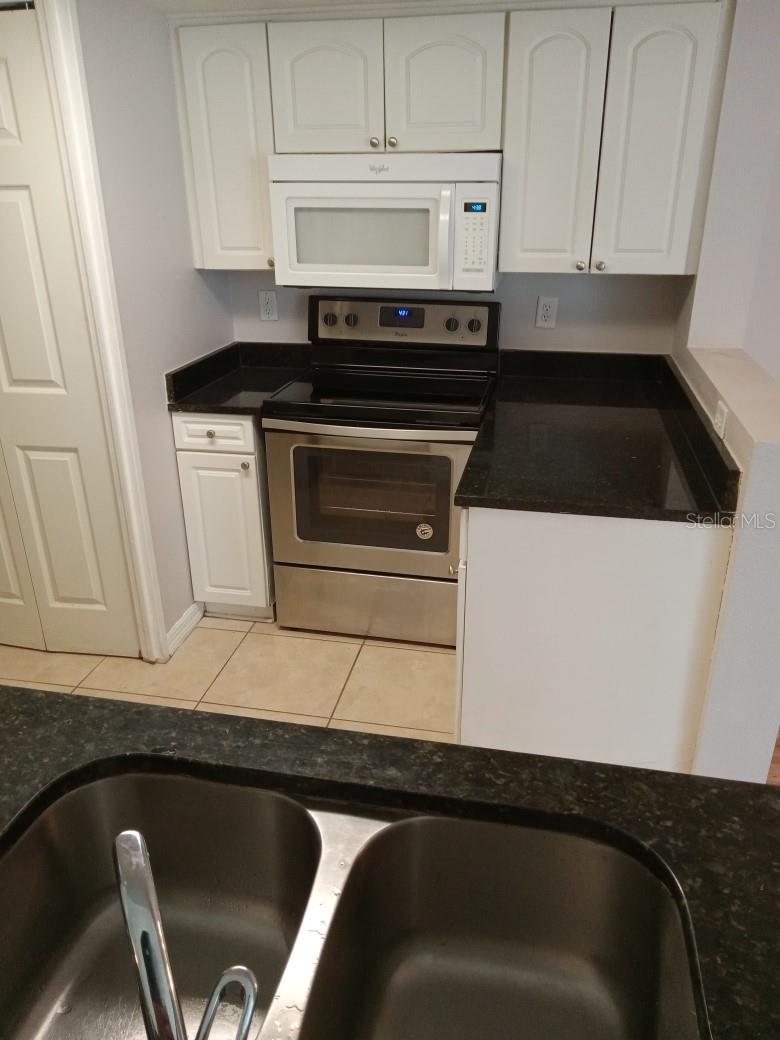 Image 3 of 7 For 2122 Fan Palm Drive