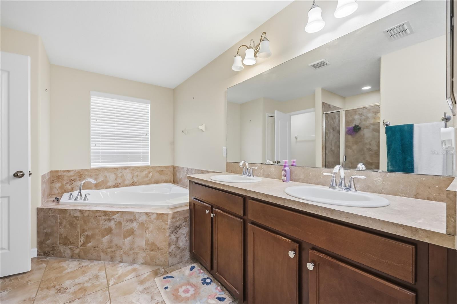 Image 12 of 41 For 1044 Alston Bay Boulevard