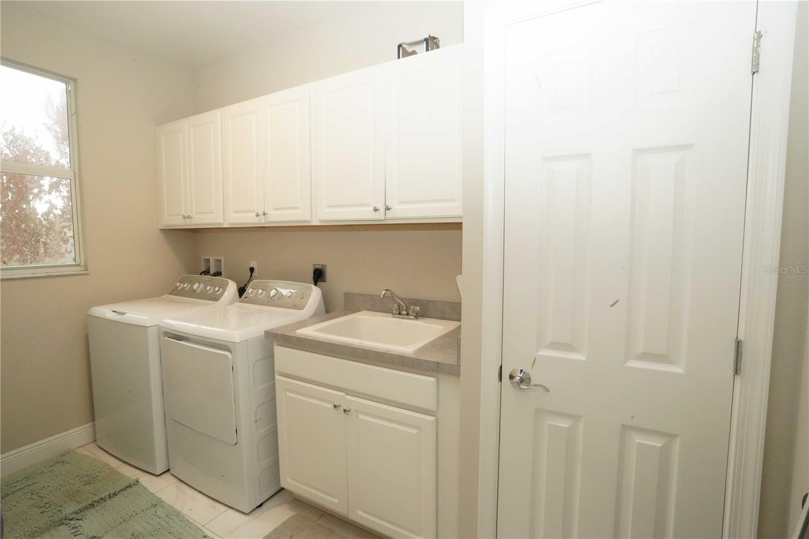 Image 22 of 28 For 1271 Leonardo Circle