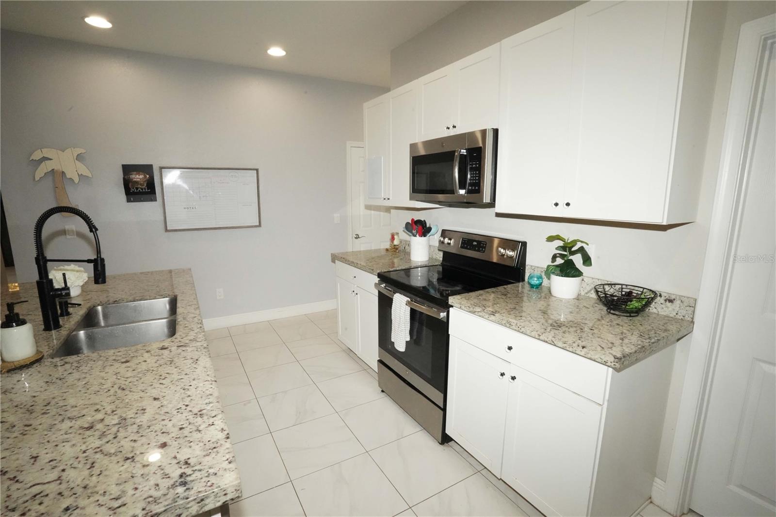 Image 8 of 28 For 1271 Leonardo Circle