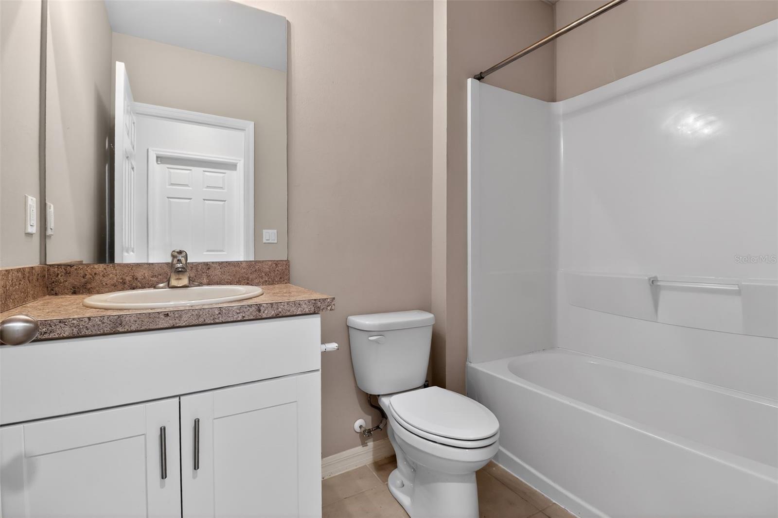 Image 26 of 31 For 25152 Lenox Circle