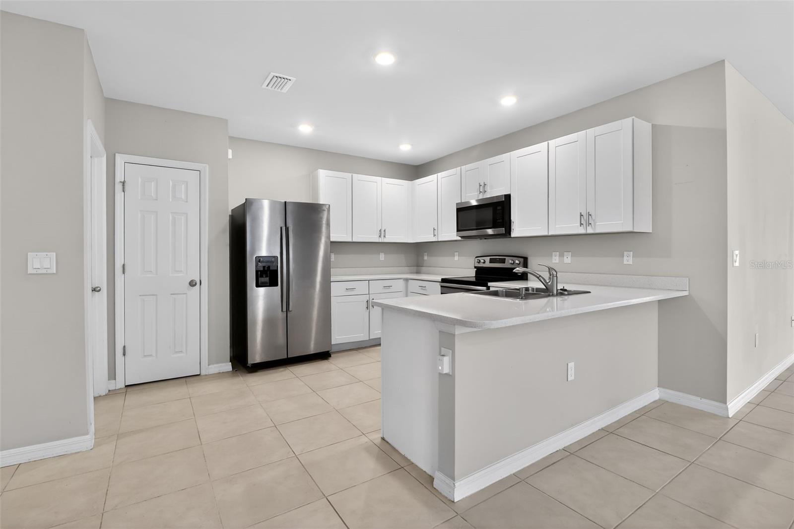 Image 7 of 31 For 25152 Lenox Circle