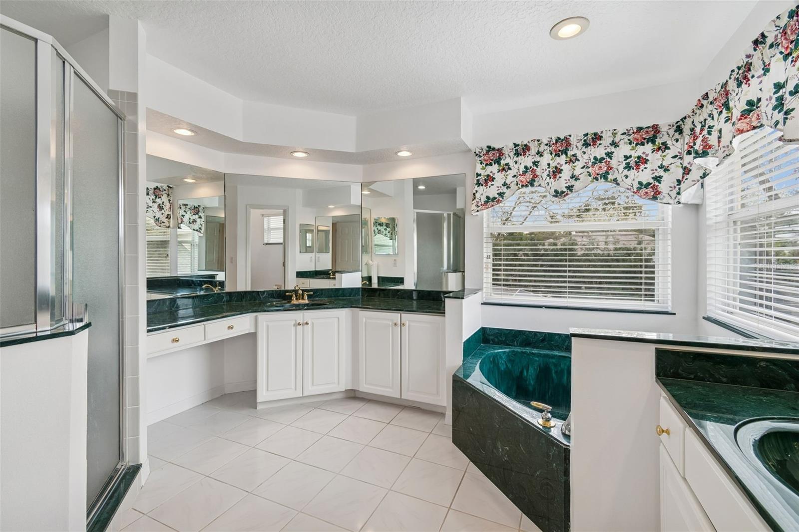 Image 24 of 53 For 8606 Terrace Pines Court