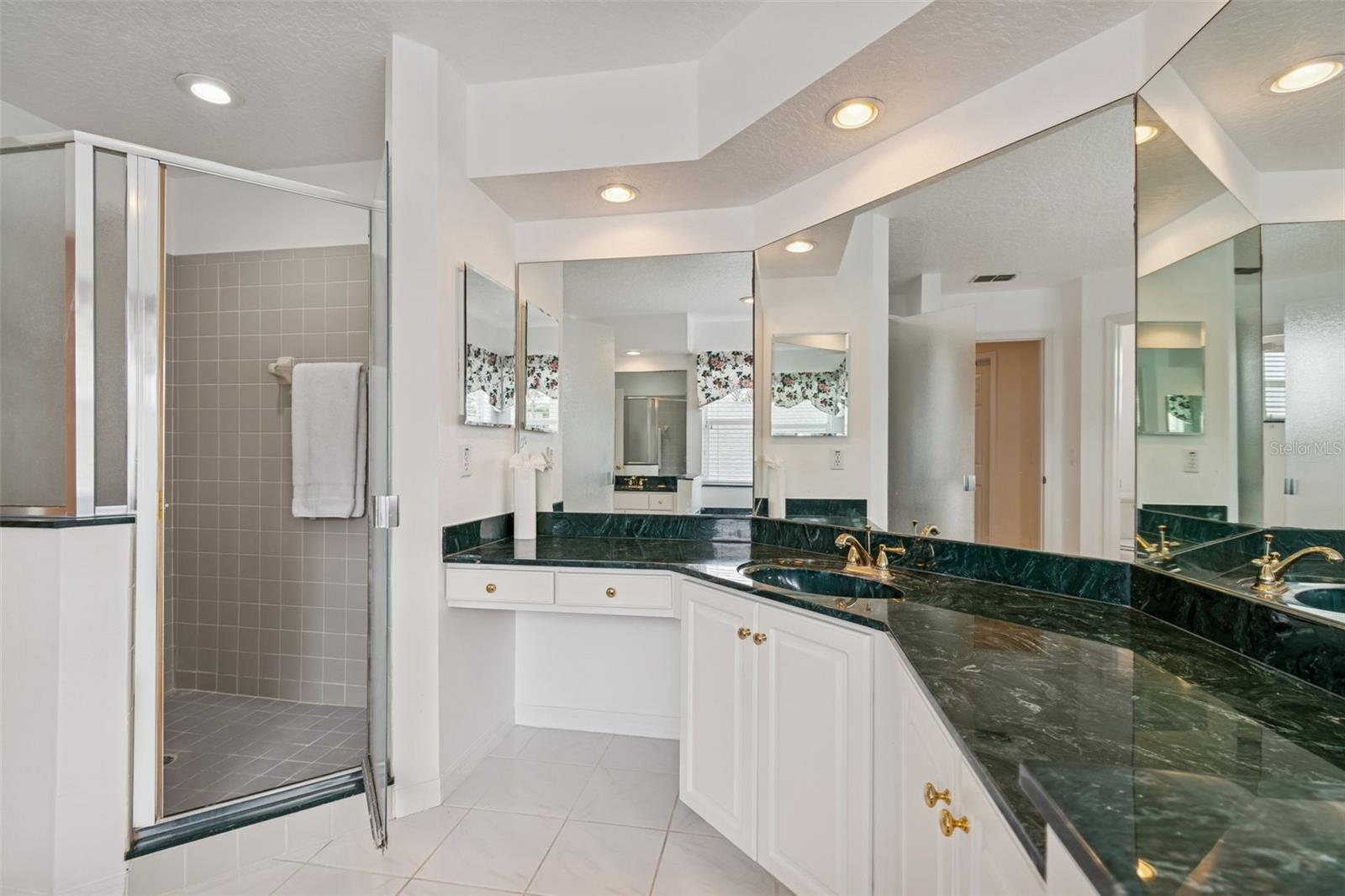 Image 25 of 53 For 8606 Terrace Pines Court