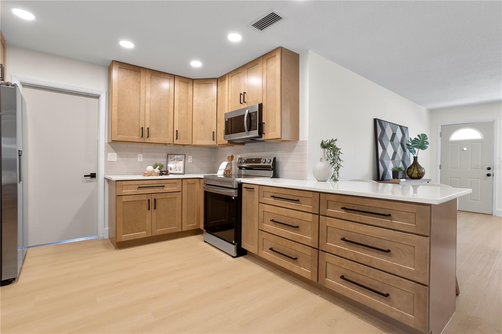 Image 11 of 40 For 1628 Larkin Avenue