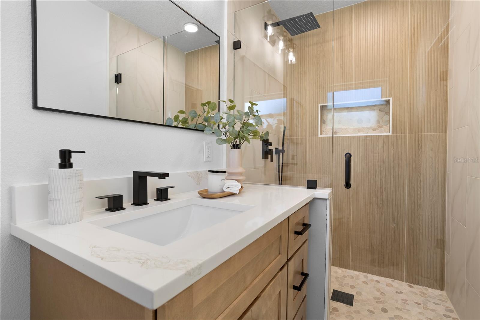 Image 22 of 40 For 1628 Larkin Avenue