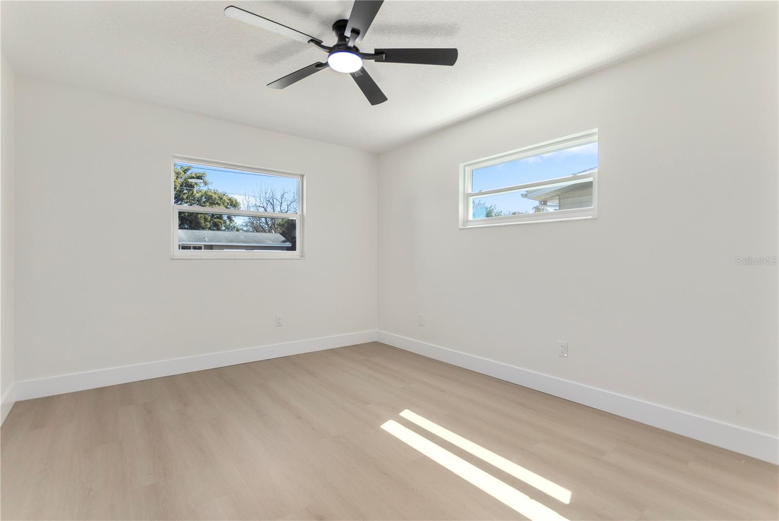 Image 27 of 40 For 1628 Larkin Avenue