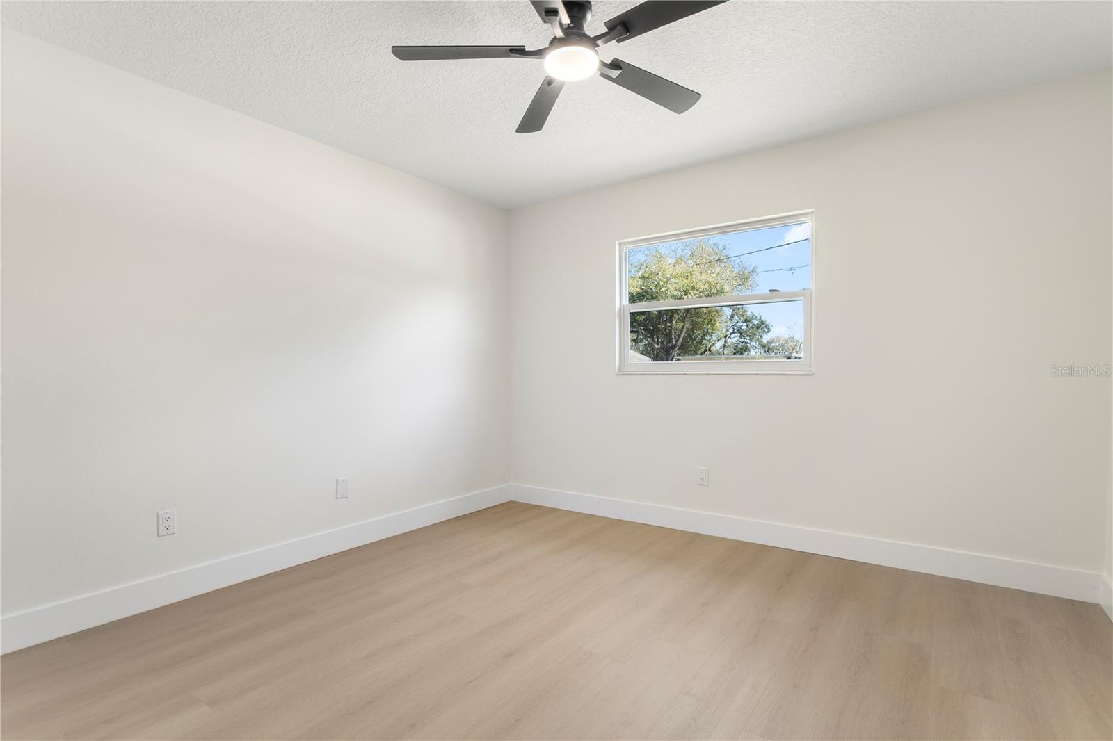 Image 31 of 40 For 1628 Larkin Avenue