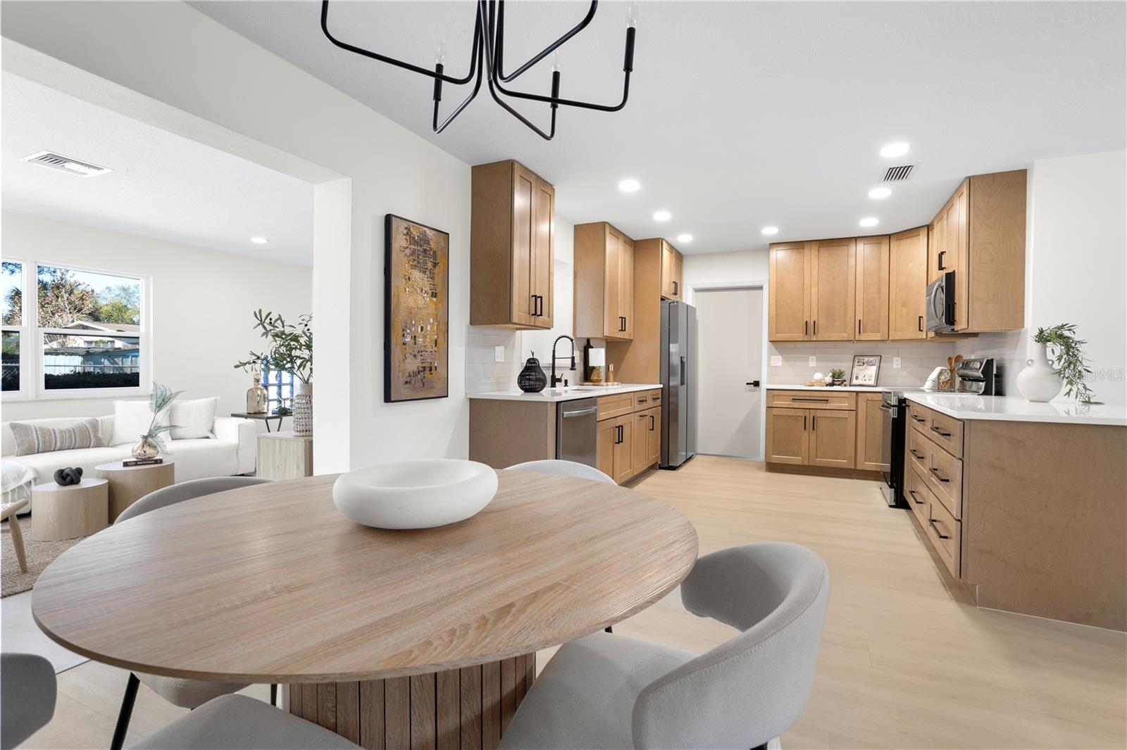 Image 9 of 40 For 1628 Larkin Avenue