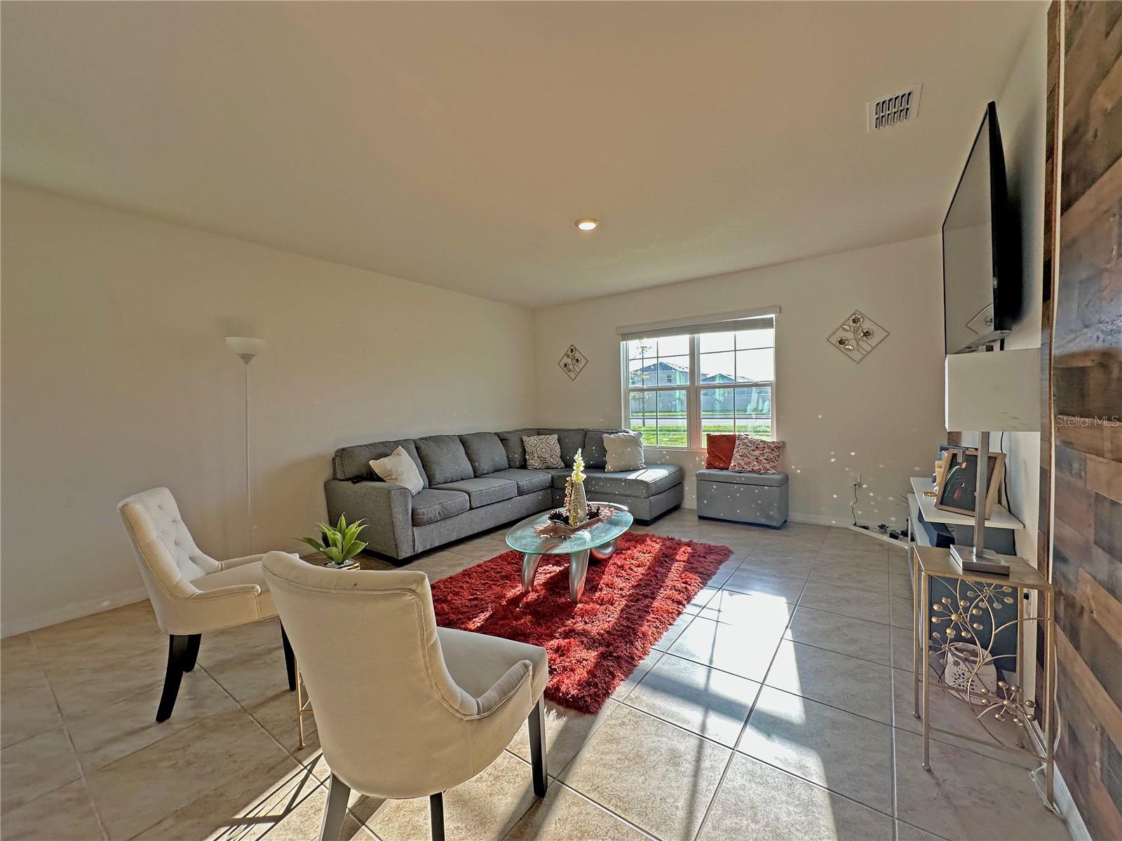 Image 11 of 23 For 6988 Botanic Boulevard