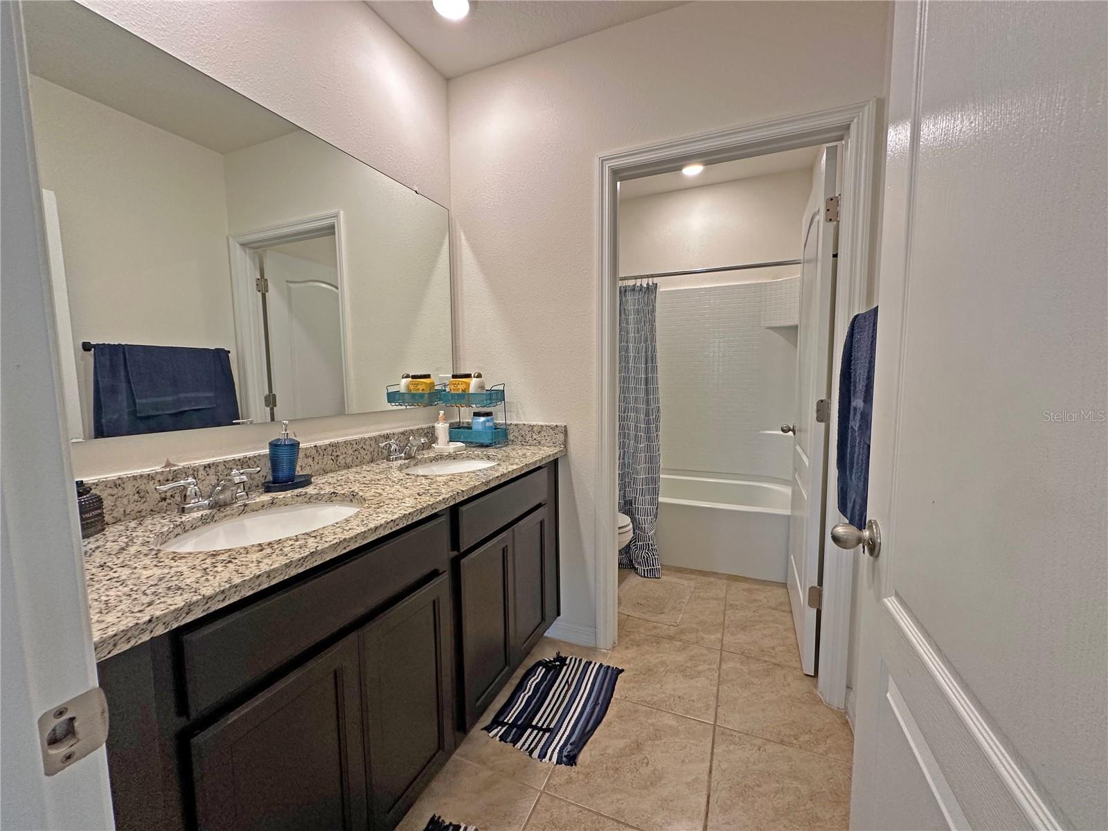 Image 18 of 23 For 6988 Botanic Boulevard