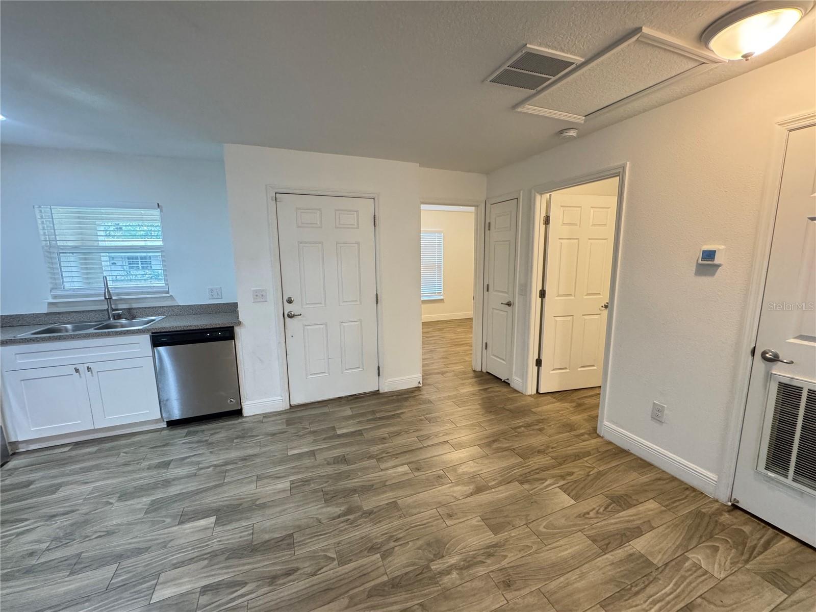 Image 12 of 26 For 708 Bon Air Street