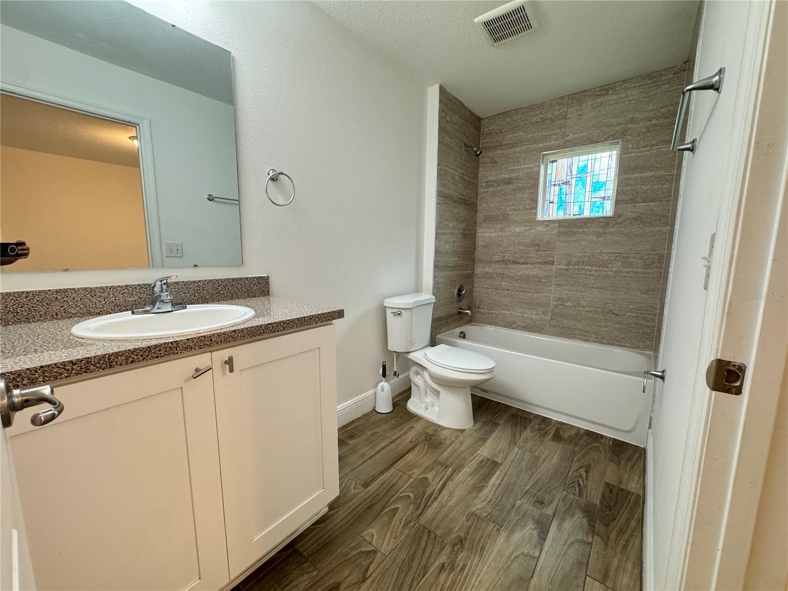 Image 23 of 26 For 708 Bon Air Street