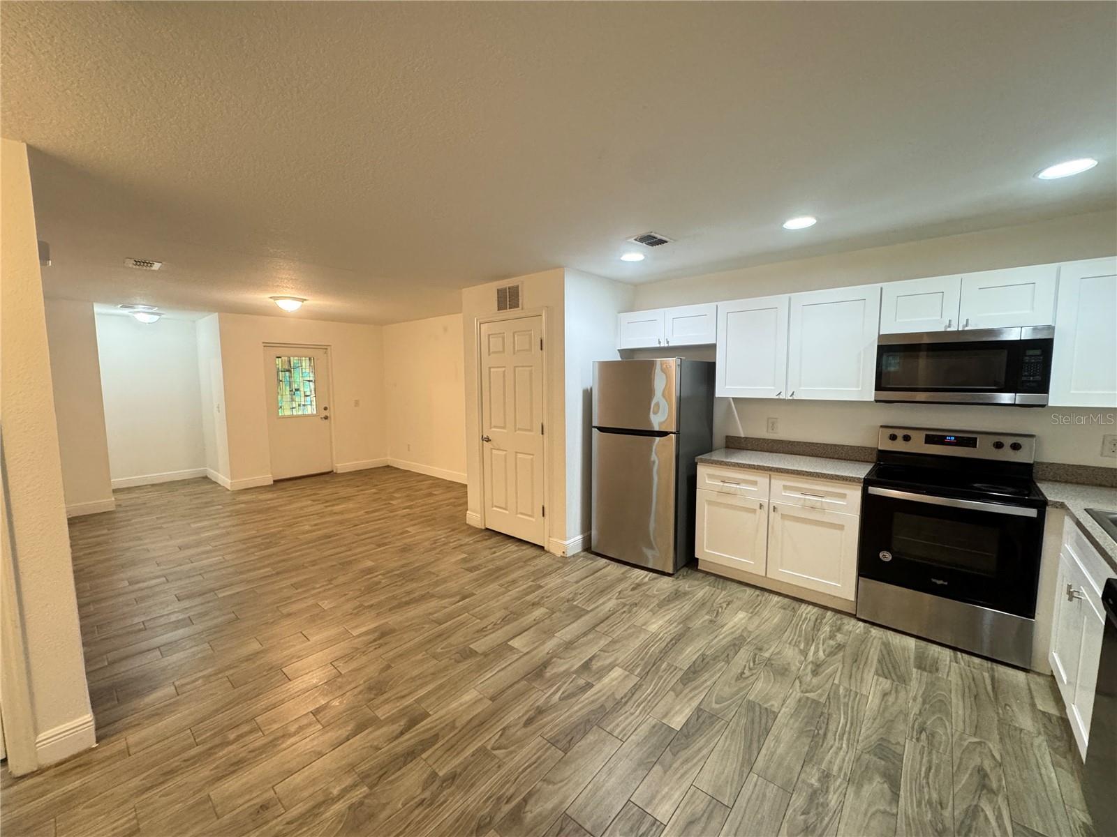 Image 9 of 26 For 708 Bon Air Street