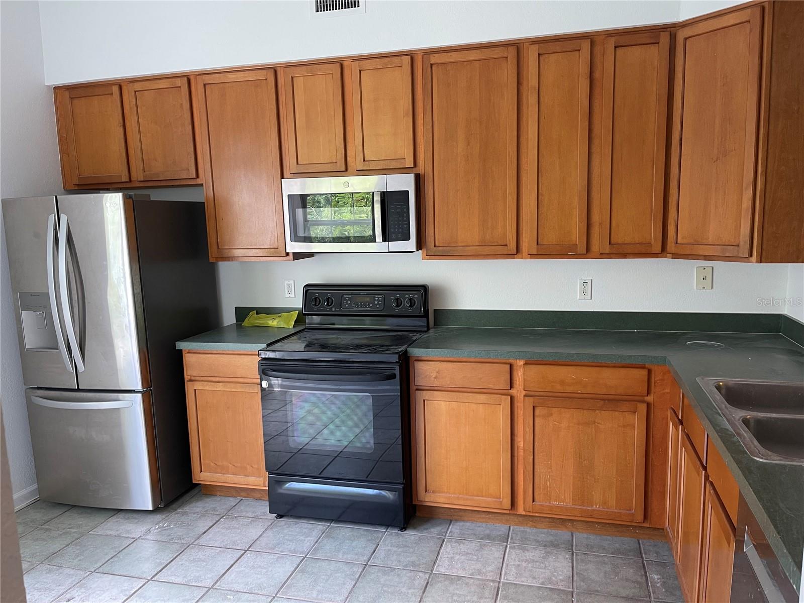 Image 13 of 40 For 7617 Bay Port Road 57