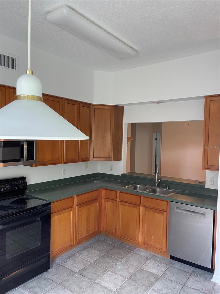 Image 15 of 40 For 7617 Bay Port Road 57