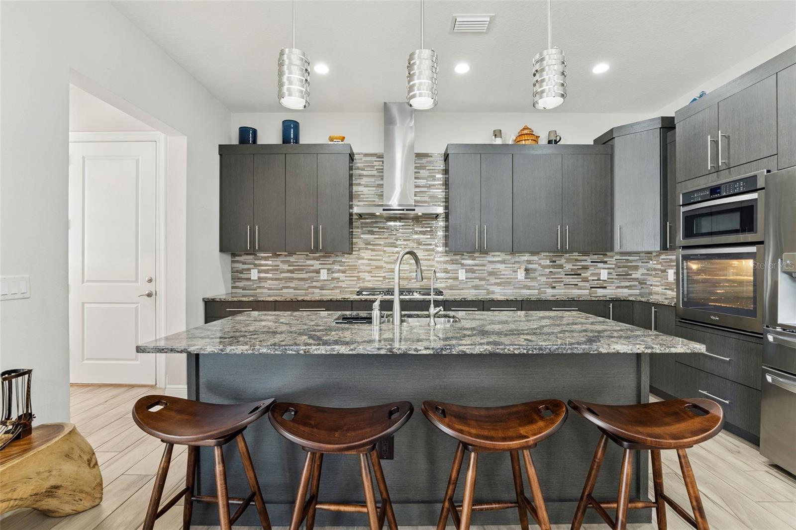 Image 13 of 58 For 8901 Lakeshore Pointe Drive