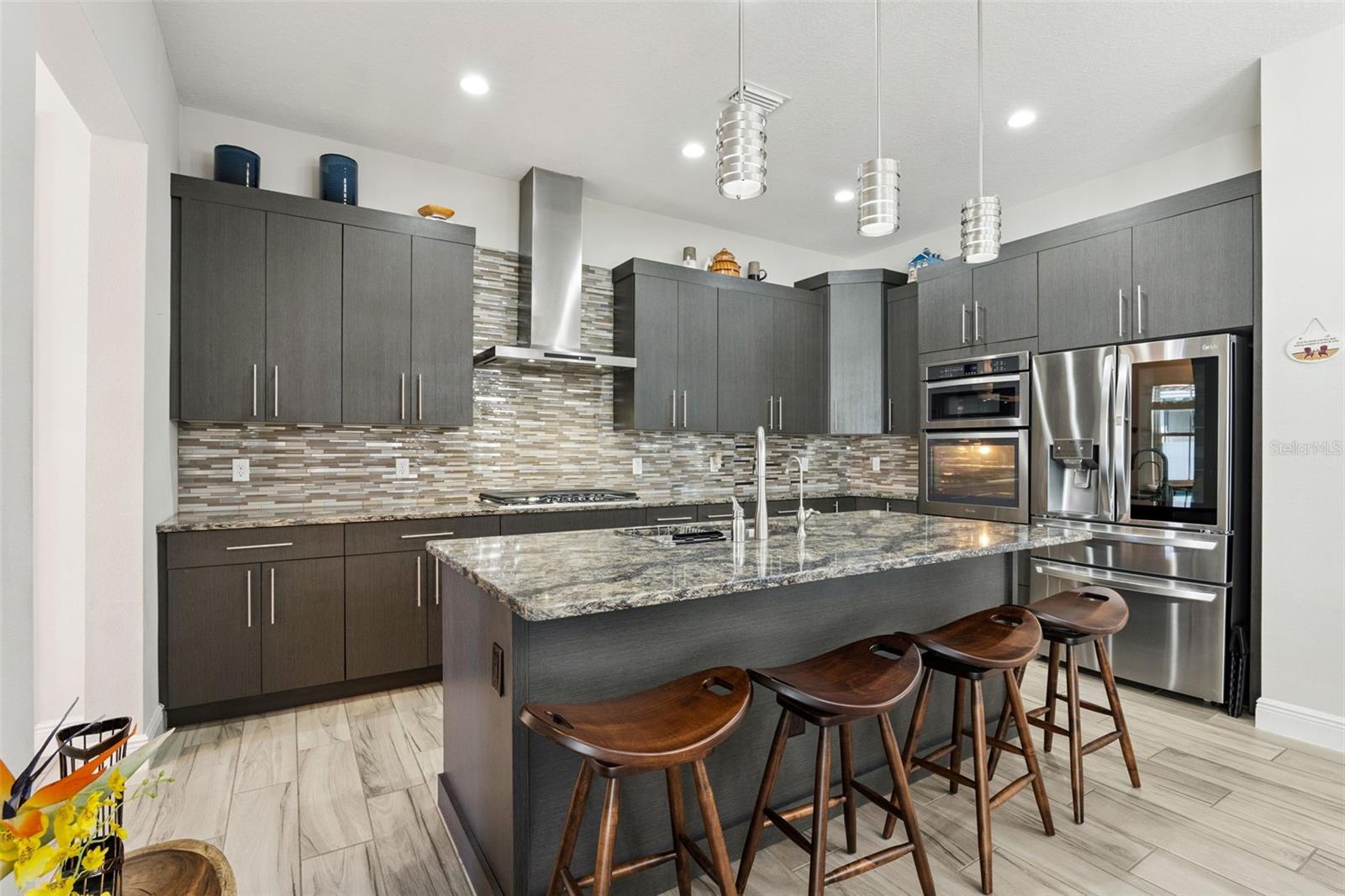 Image 14 of 58 For 8901 Lakeshore Pointe Drive