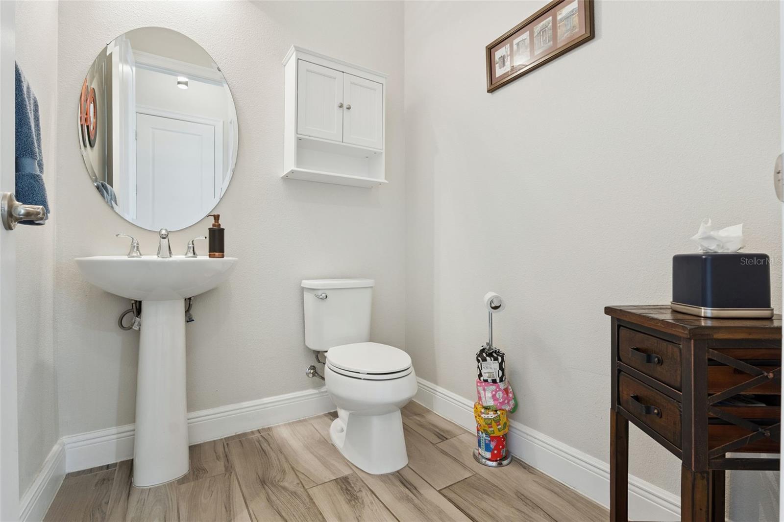 Image 7 of 58 For 8901 Lakeshore Pointe Drive